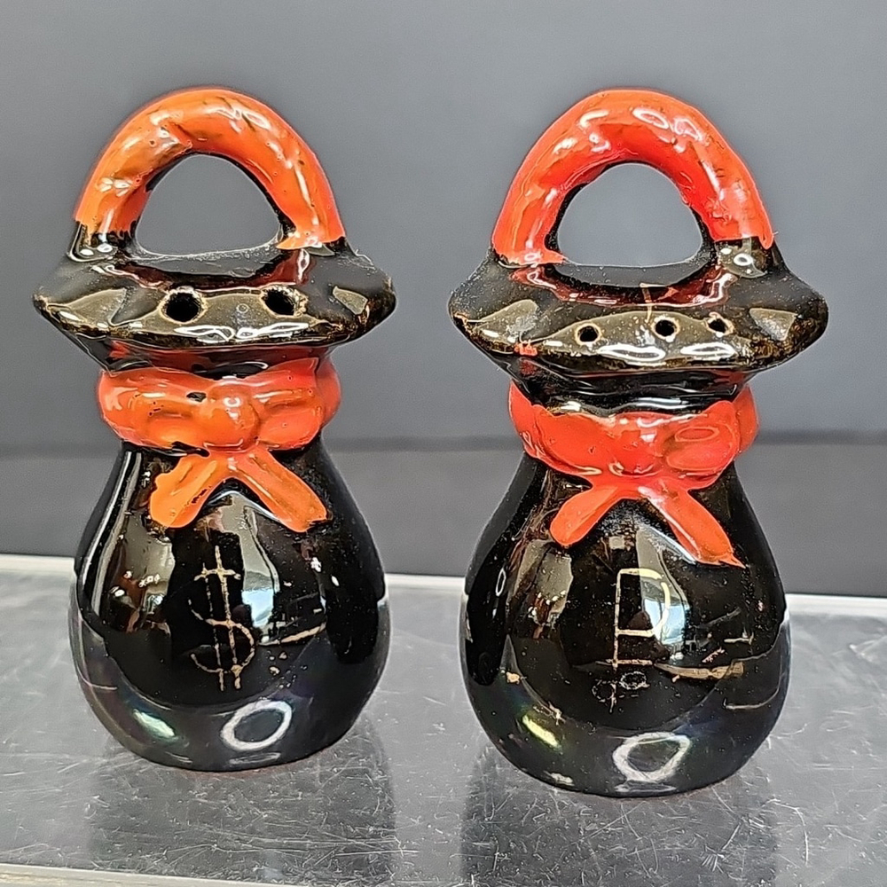 VINTAGE Salt Pepper Shakers Ceramic MONEY BAGS 1950's Made in Japan